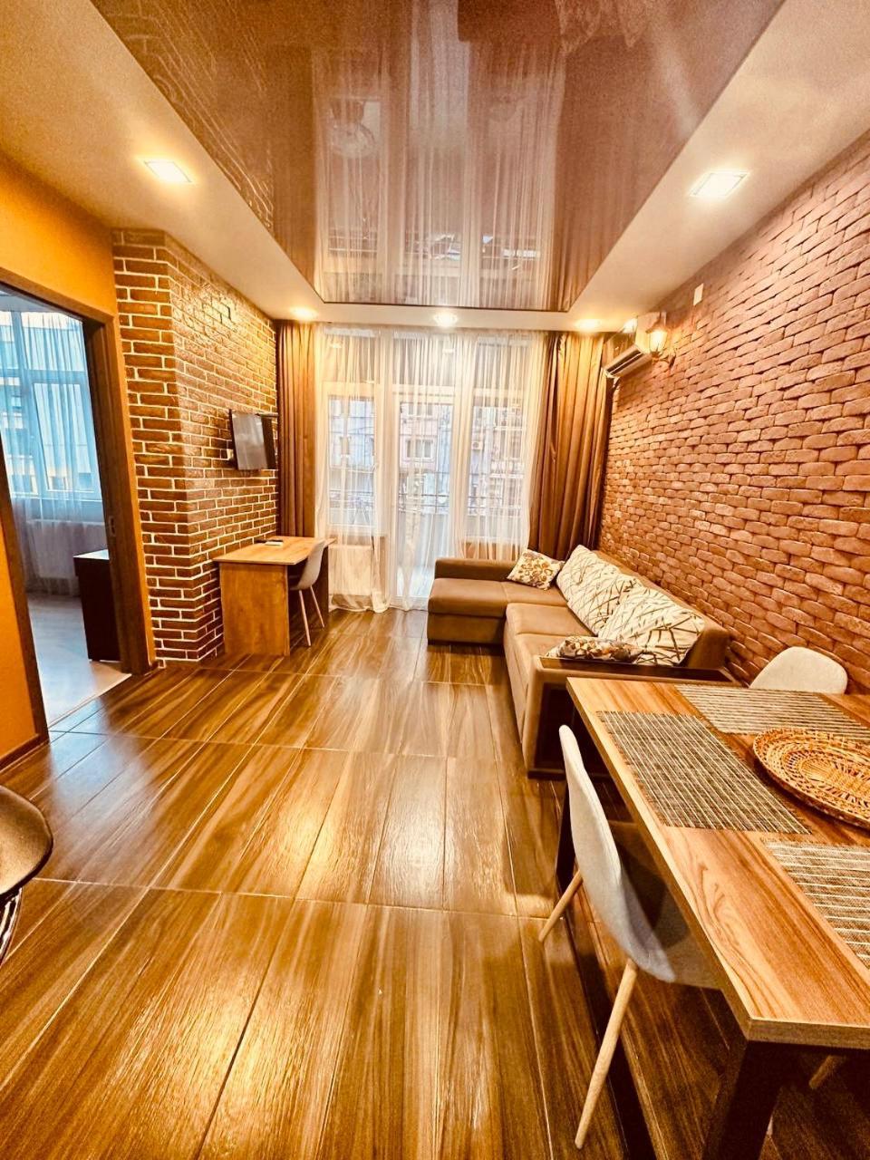 Marnika Apartment Батуми Экстерьер фото