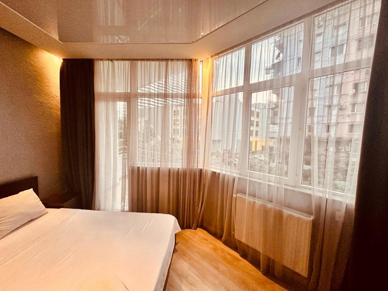 Marnika Apartment Батуми Экстерьер фото